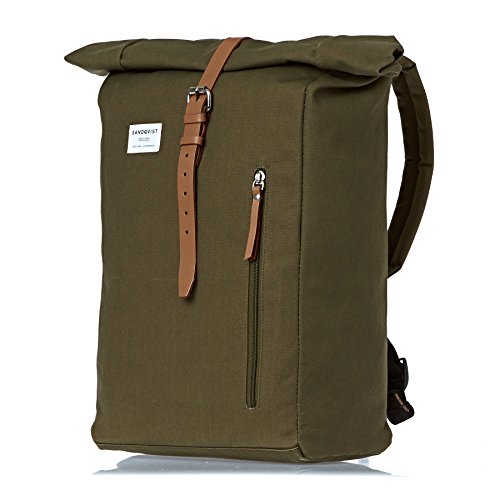 Mochila Sandqvist en cuero coñac y lona verde caqui, pura mochila hecha para durar, para el aventurero elegante. Disponible en otros colores.