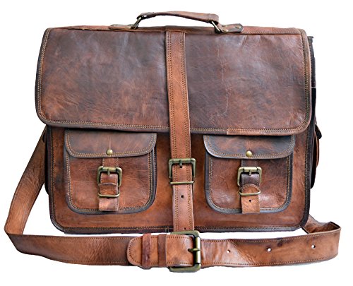 Bolso mensajero de cuero encerado marrón oscuro, para un look retro, vintage y aventurero, con sus 2 bolsillos simétricos frontales y laterales. 